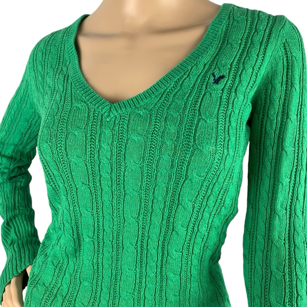 American Eagle Outfitters Green Cable Knit V-neck Sweater Size Medium